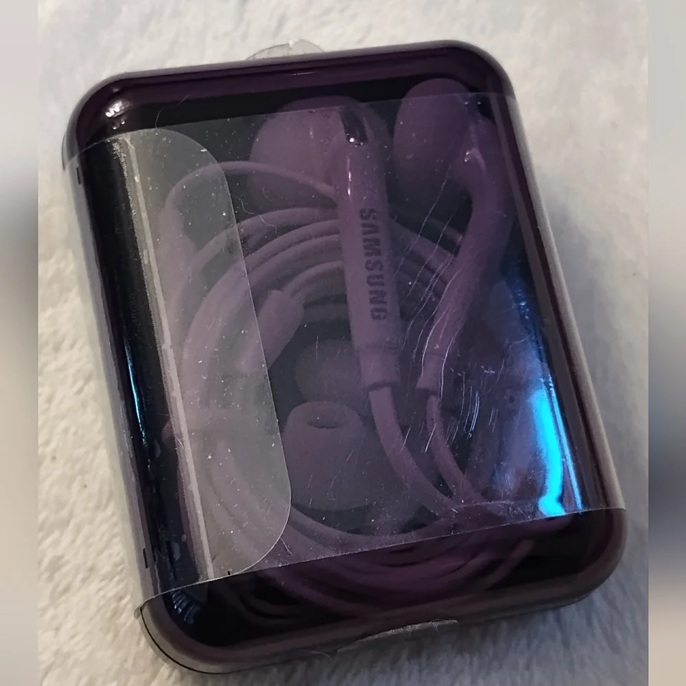 NWT! Samsung Wired Headphones/Ear Buds